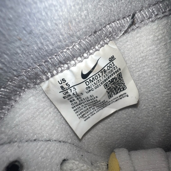 NIKE Mid Blazer 77 “PREMIUM” HighTop Shoes - Picture 4 of 4